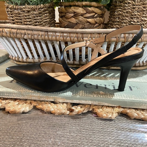 Abella Black Women's Slingback Heels - Picture 2 of 12